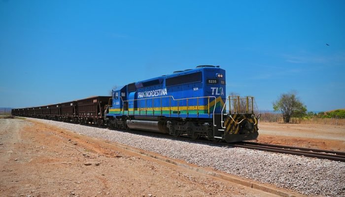 A Ferrovia Transnordestina terá cerca de 1.206 quilômetros de extensão e deve ligar áreas pro...