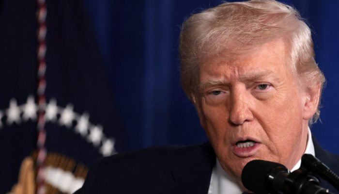 Presidente dos EUA, Donald Trump, durante entrevista coletiva em Palm Beach  • 03/01/2026 REUT...