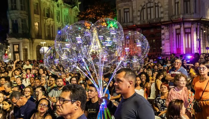 © HANS VON MANTEUFFEL