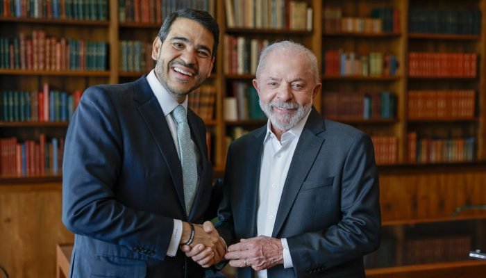 Messias comemora apoio do CFM após ser contra resolução que proibia assistolia. (Foto: Ricardo...