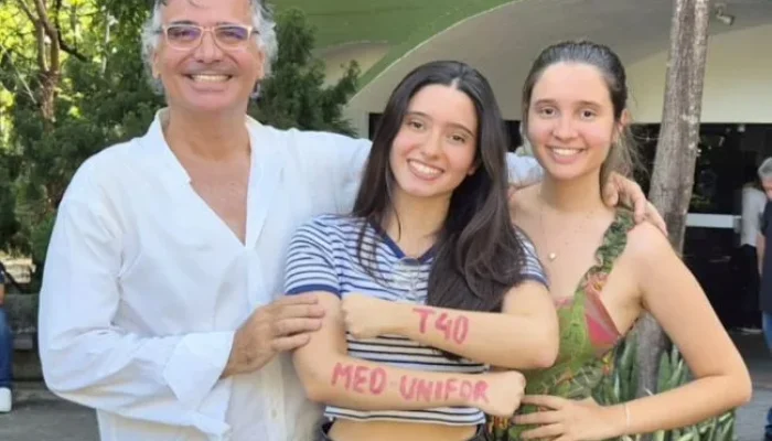 .tdb_single_author{line-height:30px}.tdb_single_author a{vertical-align:middle}.tdb_single_author...