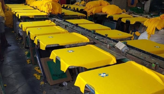 No último dia 10, a Polícia Civil do Rio de Janeiro fechou uma fábrica clandestina que fazia c...