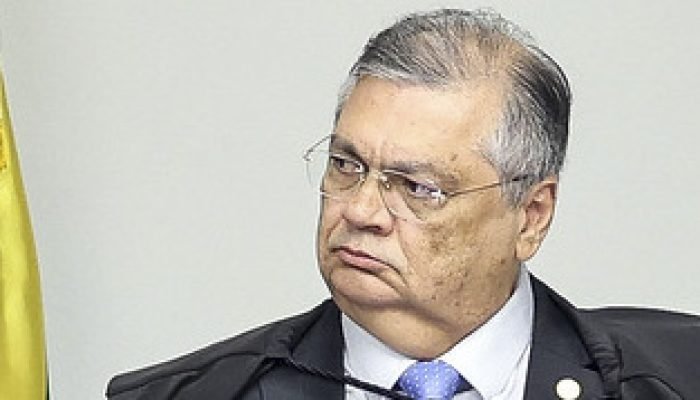 Flávio Dino abriu inquérito de ofício contra o governador e ex-aliado Carlos Brandão (Foto: R...