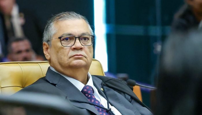 Flávio Dino dá 3º voto pela condenação de Eduardo Bolsonaro por difamação contra Tabata Am...