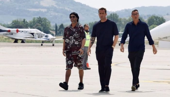 Ronaldinho Gaúcho acerta retorno ao futebol profissional e é o novo contratado do Ravenna, da I...