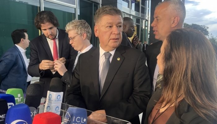 Presidente da CPMI do INSS, senador Carlos Viana, após julgamento sobre a prorrogação dos trab...