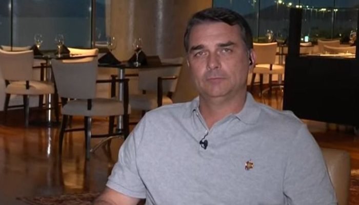 Flávio Bolsonaro em entrevista à CNN  • CNN