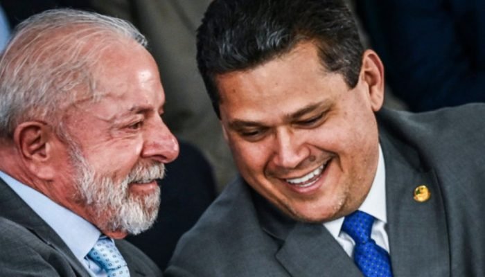 Lula e Alcolumbre (Foto: Pedro Gontijo/Senado Federal)