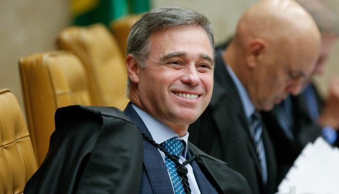 Mendonça foi homenageado em cerimônia na Alesp com a presença de Tarcísio e Messias. (Foto: V...