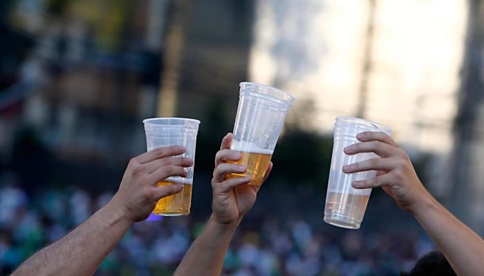 Entre os alertas, estão pedidos para que americanos não aceitem bebidas e evitem andar sozinhos...