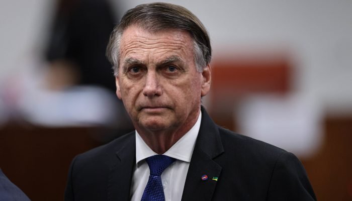 PGR se manifesta a favor da liberação de Bolsonaro para realizar uma cirurgia no ombro. (Foto: ...