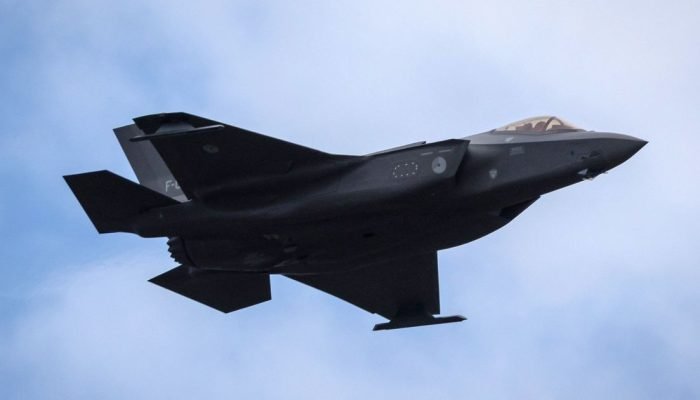 Um caça de ataque F-35 do Exército dos EUA durante exercícios militares da Polônia e de país...