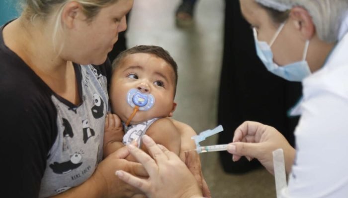 A ordem é vacinar a criançada. Foto: Divulgação