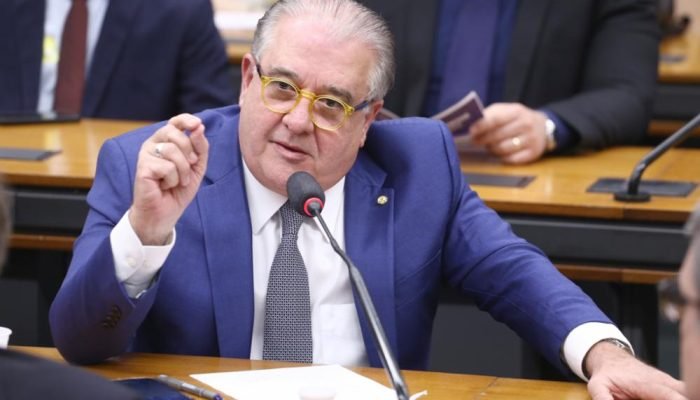 Governo Lula intervém e relator adia votação de PL sobre trabalho por apps