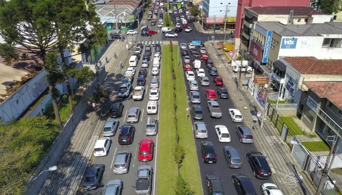Motorista curitibano perde 135 horas por ano no trânsito. (Foto: José Fernando Ogura/Governo do...
