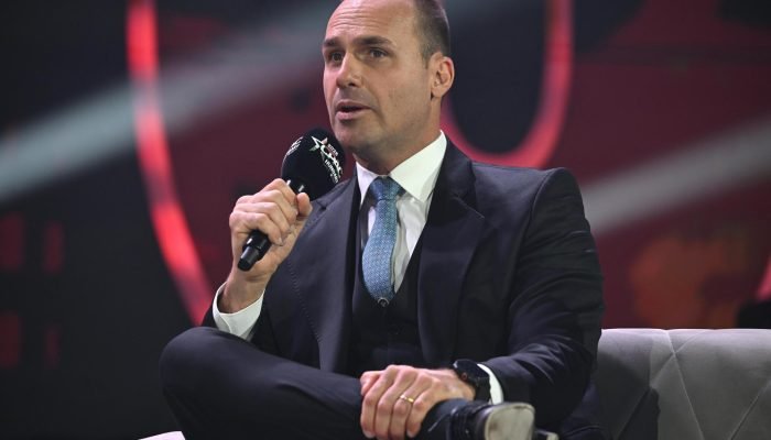 PGR acusa Eduardo de tentar atrapalhar o andamento da ação penal sobre a suposta tentativa de g...