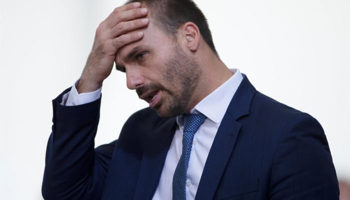 PGR pede condenação de Eduardo Bolsonaro por coação contra o STF