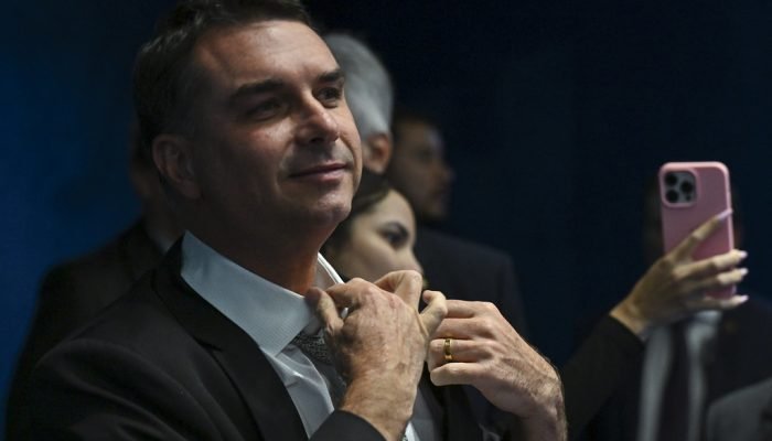 PF abriu inquérito para investigar se o senador Flávio Bolsonaro (PL-RJ) cometeu crime de calú...