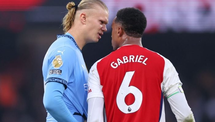Haaland e Gabriel Magalhães discutiram em jogo da Premier League  • Foto: Robbie Jay Barratt ...
