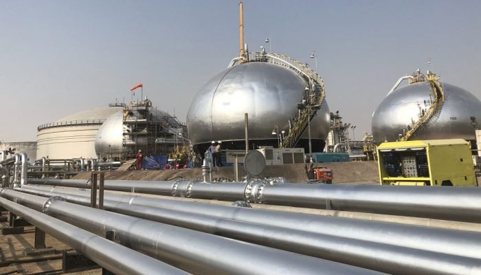 Unidade de processamento de petróleo bruto da Saudi Aramco  • Dina Khrennikova/Bloomberg via ...