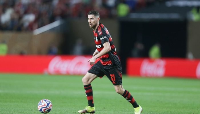 Jorginho estreou pelo Flamengo contra o Espérance, no Mundial de Clubes  • Gilvan de Souza/Fl...