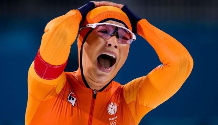 Jutta Leerdam se emociona após a conquista do ouro olímpico em Milão  • Joris Verwijst/BSR ...