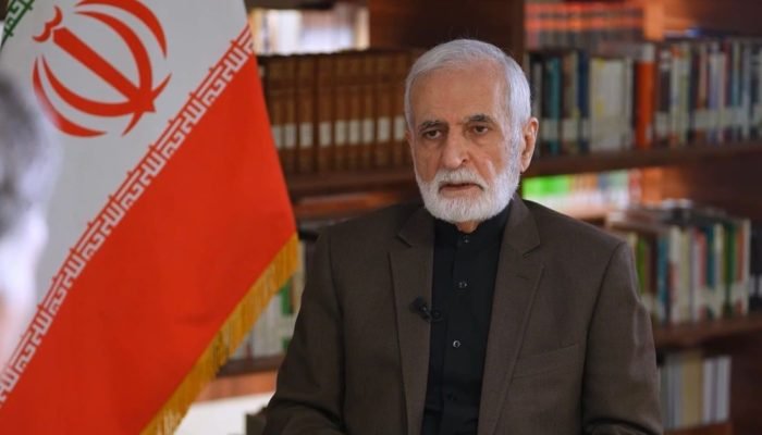 Kamal Kharazi, assessor de Política Externa do gabinete do líder supremo do Irã, dá entrevist...