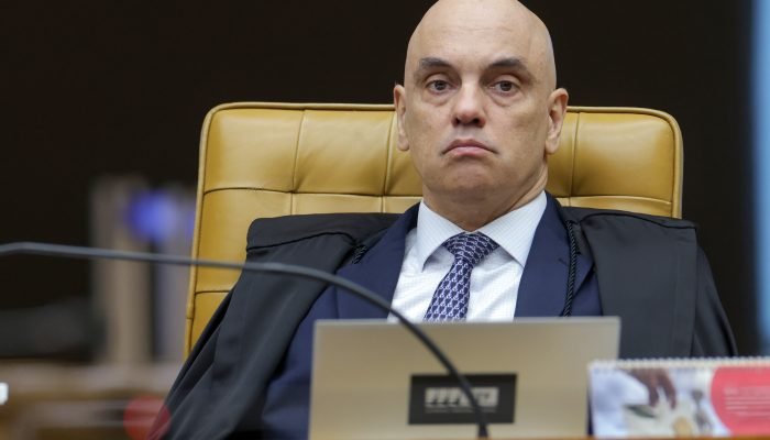 Moraes é relator das ações da ABI e da federação PSOL-Rede que pedem a suspensão imediata d...