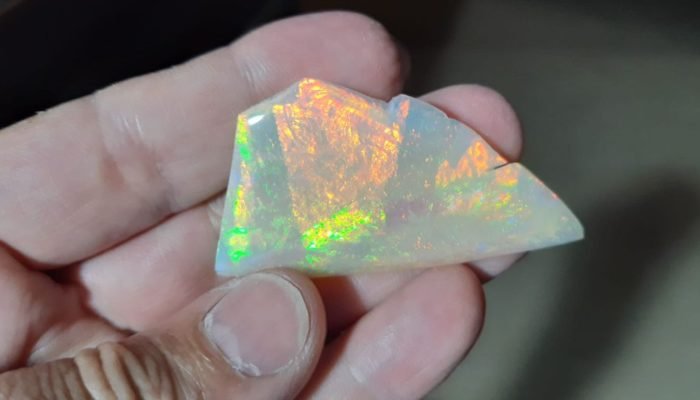 Pedra preciosa opala é conhecida pela rara paleta de cores. (Foto: Juscelino Araújo/Acervo Pess...