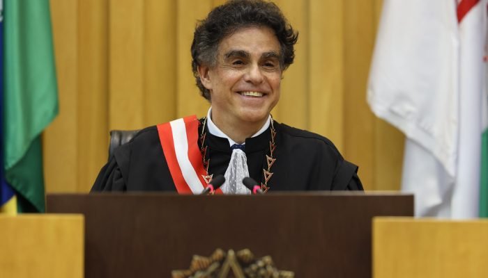Luiz Philippe Vieira de Mello Filho presidente do TST se assumiu “vermelho” e criticou“azui...
