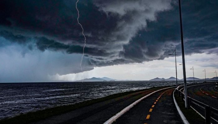 Catarinenses lideram adesão ao sistema de alerta de tempestades no país. (Foto: Ricardo Wolffen...