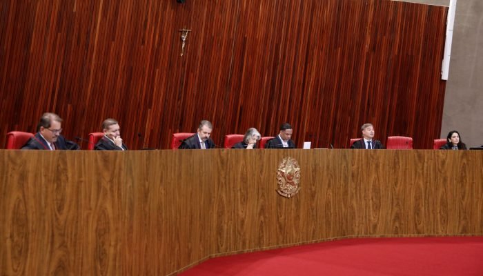 TSE cassa mandato do governador de Roraima, torna Denarium inelegível por 8 anos e determina nov...